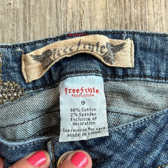 Freestyle Revolution rose embroidered jeans - Picture 3 of 6